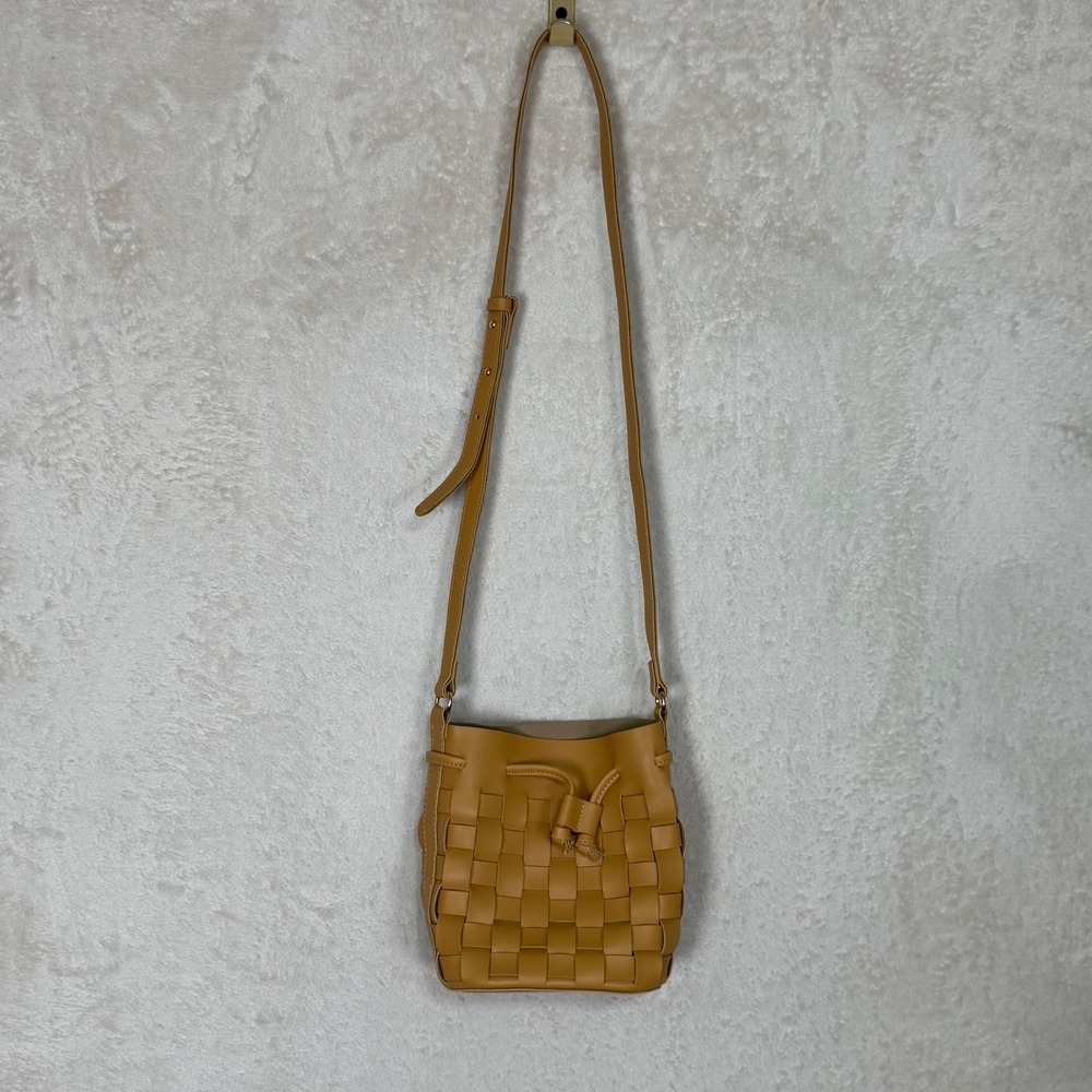 TIJN Tan Woven‎ Vegan Leather Bucket Bag Crossbody Drawstring Minimalist Boho